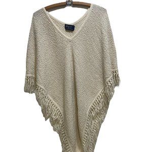 091. Bonnie Lee Ivory V-Cut Tassle Poncho OSFM